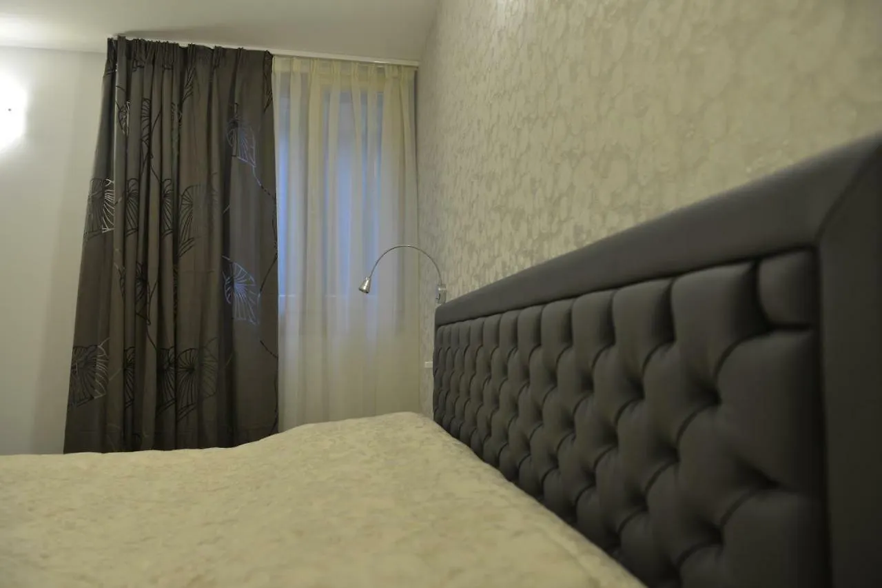 Sirmione Park View Luxury Apartments Włochy
